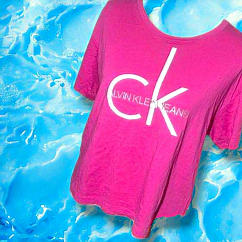 Calvin‎ Klein cropped tee
